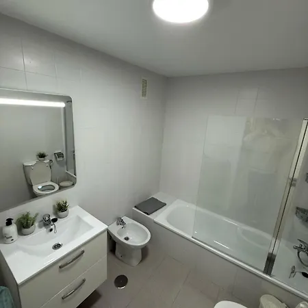 Couette-café Mini Estudio Lovely Sevilla Con Bano Compartido