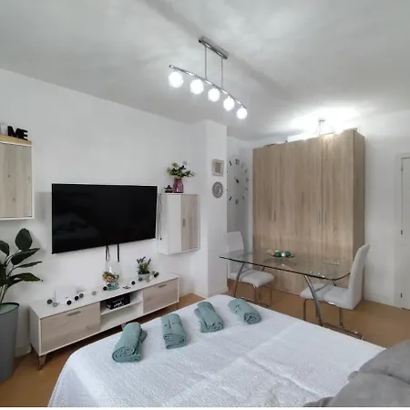 Mini Estudio Lovely Sevilla Con Bano Compartido