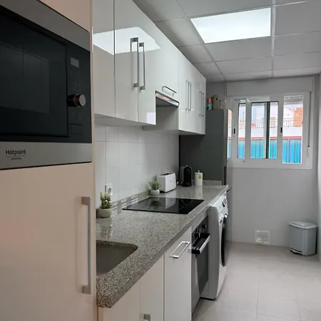 Couette-café Mini Estudio Lovely Sevilla Con Bano Compartido Camas