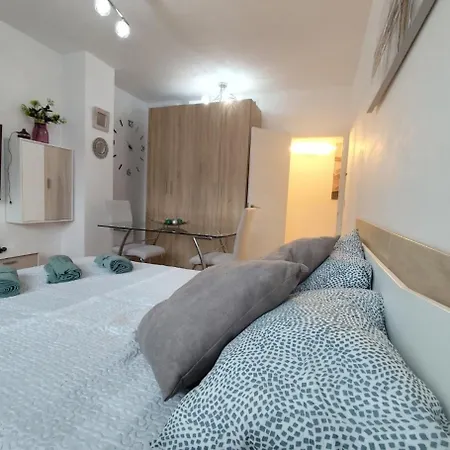 Mini Estudio Lovely Sevilla Con Bano Compartido